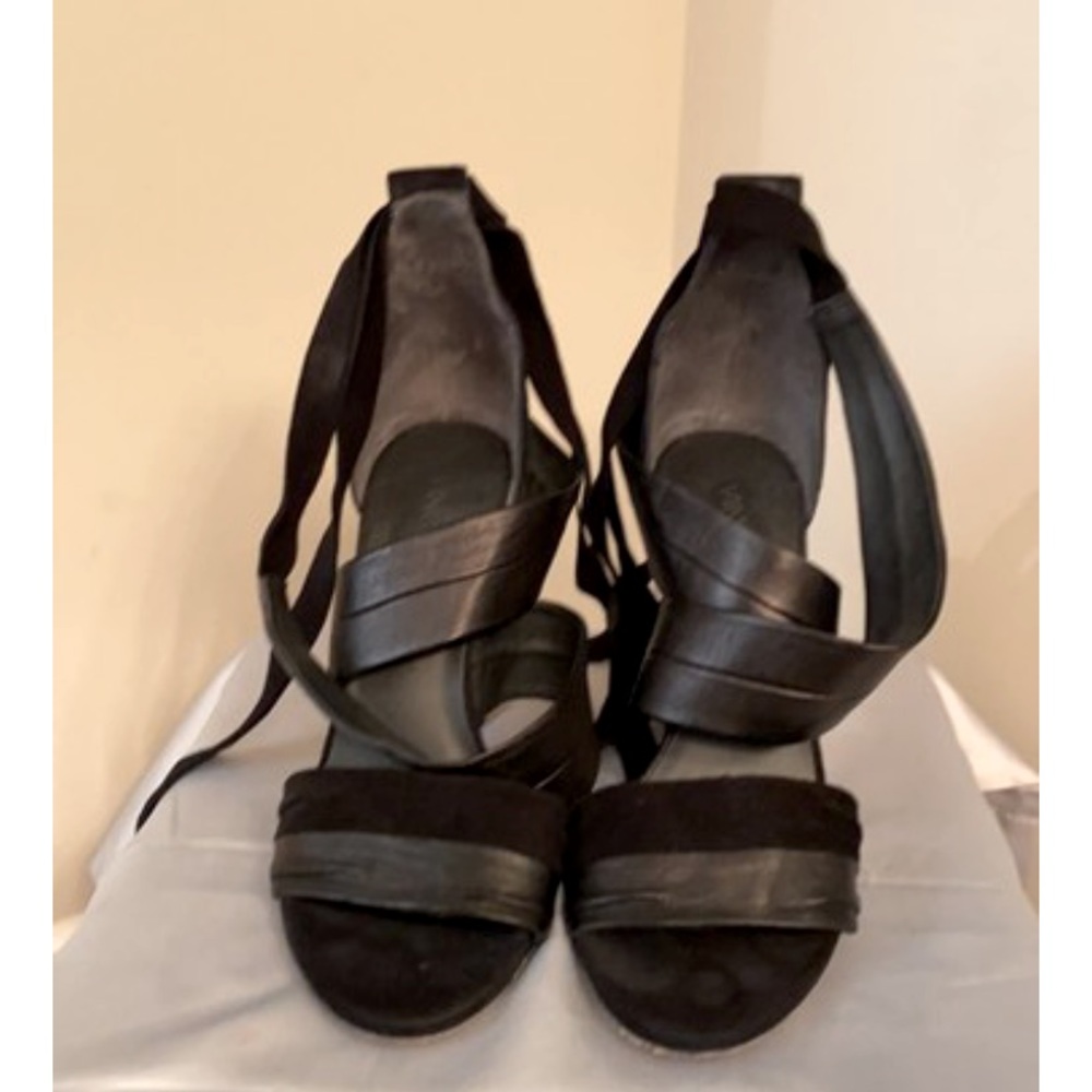 Vince Beatrice Sandals